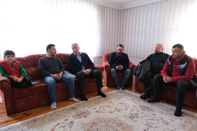 Yamak, depremde hayatn kaybeden Saruhan Bolat'n ailesini ve mezarn ziyaret - Giresun haber