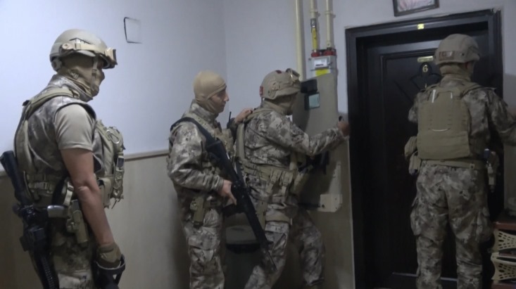 Batman'da kurgu kazalarla sigorta şirketlerini dolandıran şüphelilere operasyon: 43 gözaltı