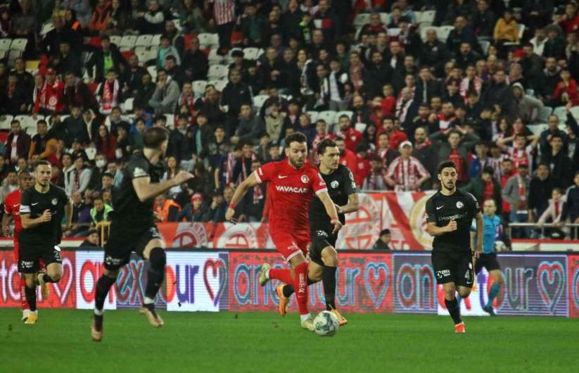 Spor Toto Süper Lig: FTA Antalyaspor: 1 - Ümraniyespor: 1 - Antalya haber