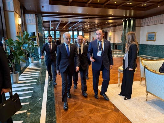 Bakan Uraloğlu, Kazakistanlı bakanlarla bir araya geldi