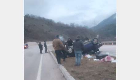 Tokat'ta, otomobil devrildi: 4 yaral