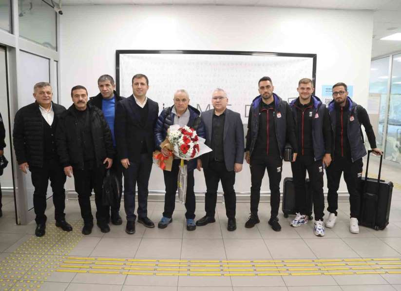 Sivasspor kafilesi 5 eksikle Alanya'da - Sivas haber