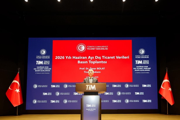 Bakan Bolat: Tarihimizde ilk defa yıllıklandırılmış olarak mal ve hizmet ihracatı toplamı 400 milyar doları aş