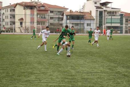 Denizlispor rakibini malup ederek lider oldu