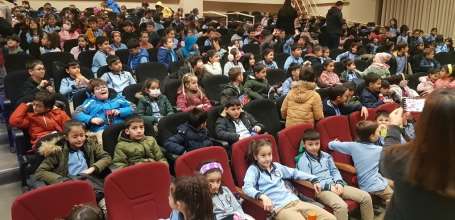 Sahne Tiyatrosu, Erzincan'da 2023 ylnn ilk tiyatro perdesini çocuklar için aç