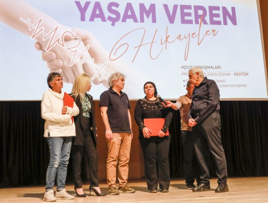 Donör aileleri ve organ bağışı ile yaşama tutunanların duygu dolu buluşması