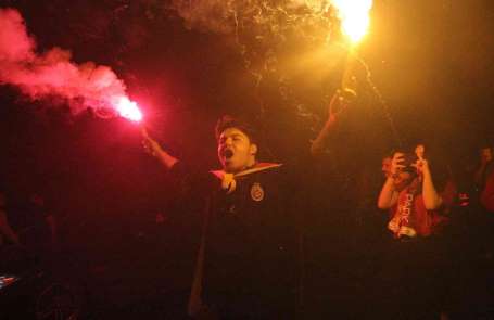 Erzincan'da buz gibi havada Galatasarayl taraftarlarn galibiyet cokusu