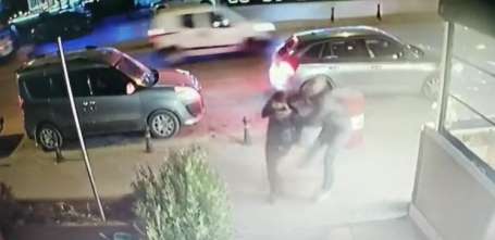 Restoran çk kadnn tekme tokat darp edilmesi kamerada