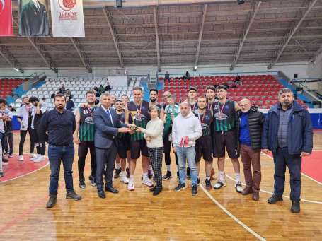 Deirmenderespor Basketbol Takm Kocaeli ampiyonu