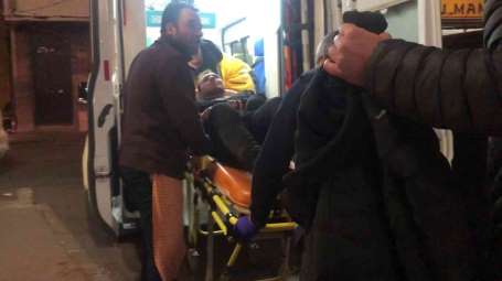 Erzurum'da kafede bçakl kavga: 2 yaral
