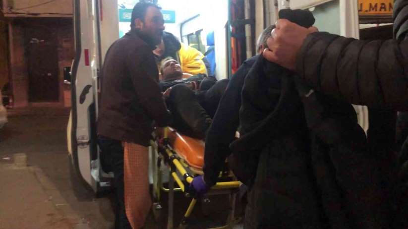 Erzurum'da kafede bçakl kavga: 2 yaral - Erzurum haber