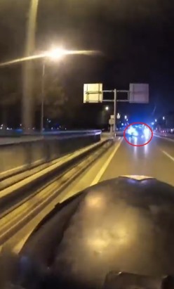 Refüje çarpan otomobilin takla attığı kaza kamerada