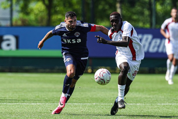 Samsunspor, Kasımpaşa'yı 2-1 mağlup etti; ikinci maç 19.00'da