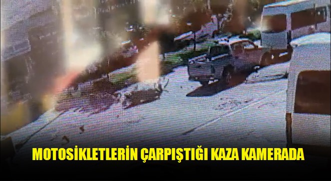Motosikletlerin çarpıştığı kaza kamerada