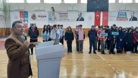 Bayburt'un ev sahipliinde bowling gençler grup müsabakalar balad